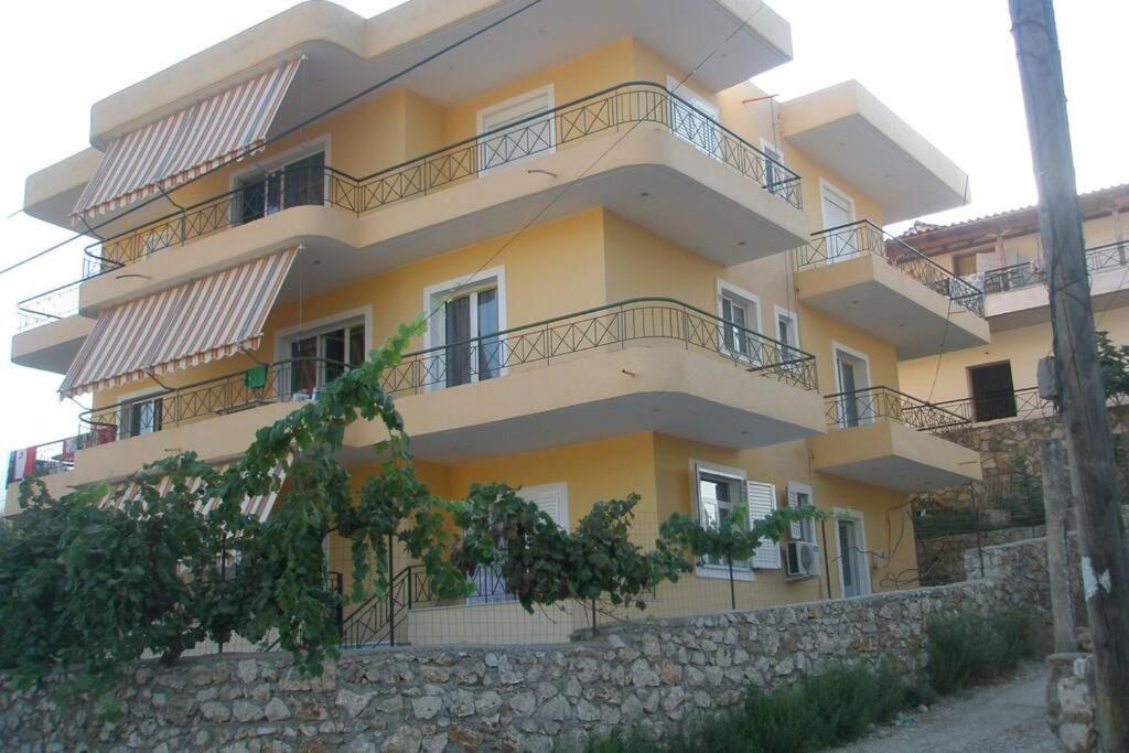 Lina'S Apartment Химара Экстерьер фото